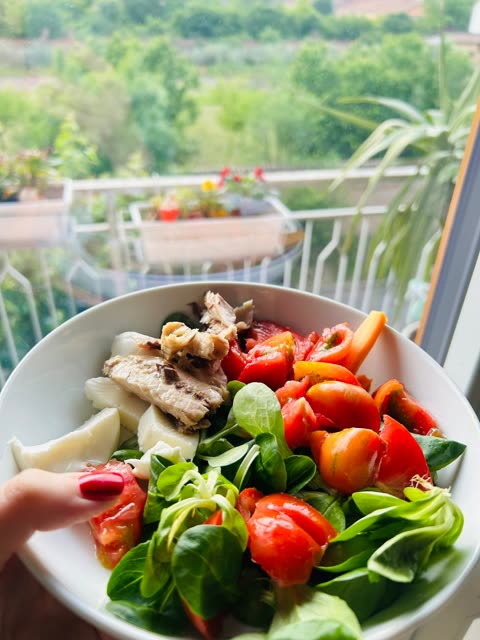 Insalatona tonno verdure e patate lesse